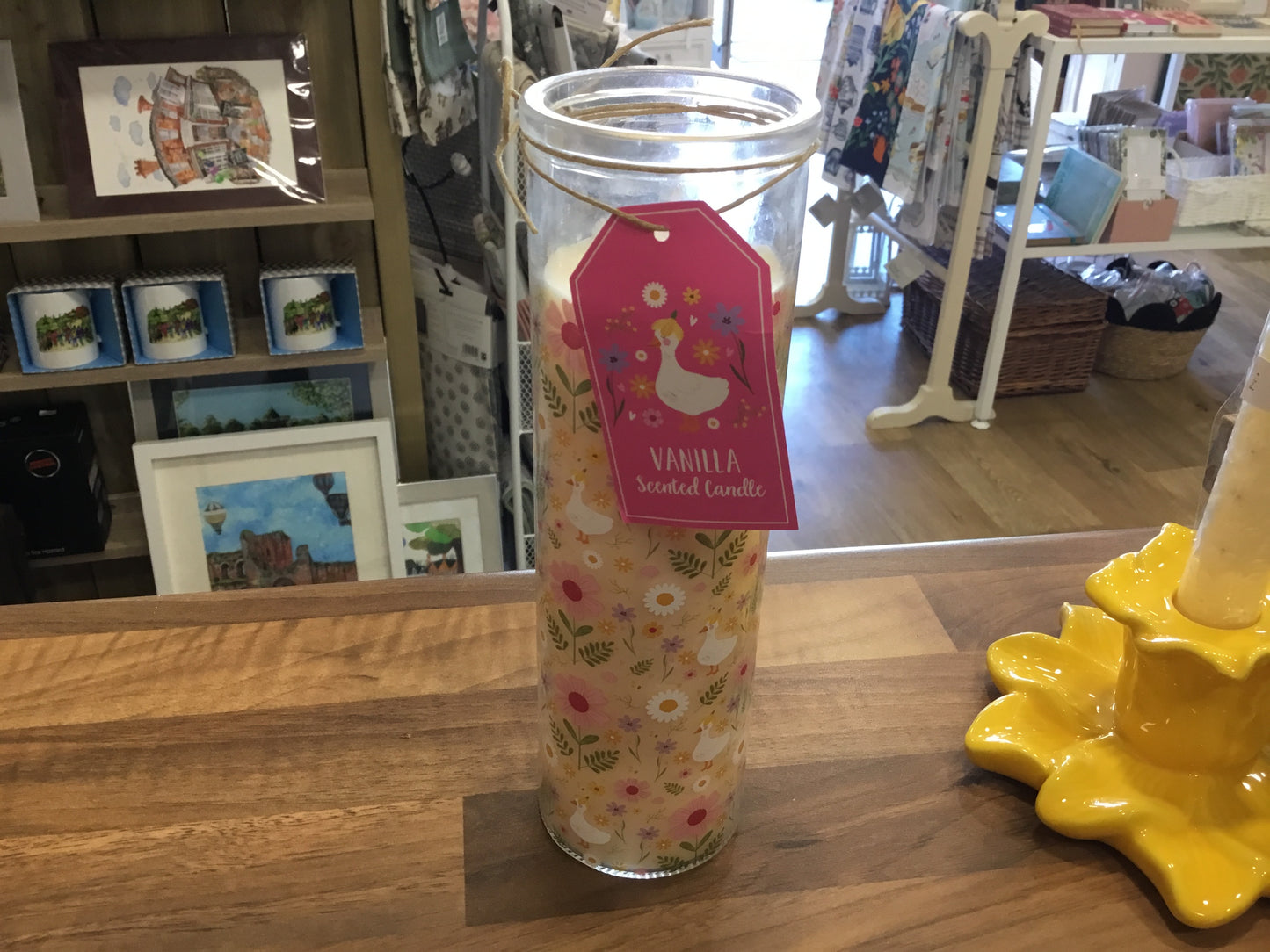 Duck and Daisy candle