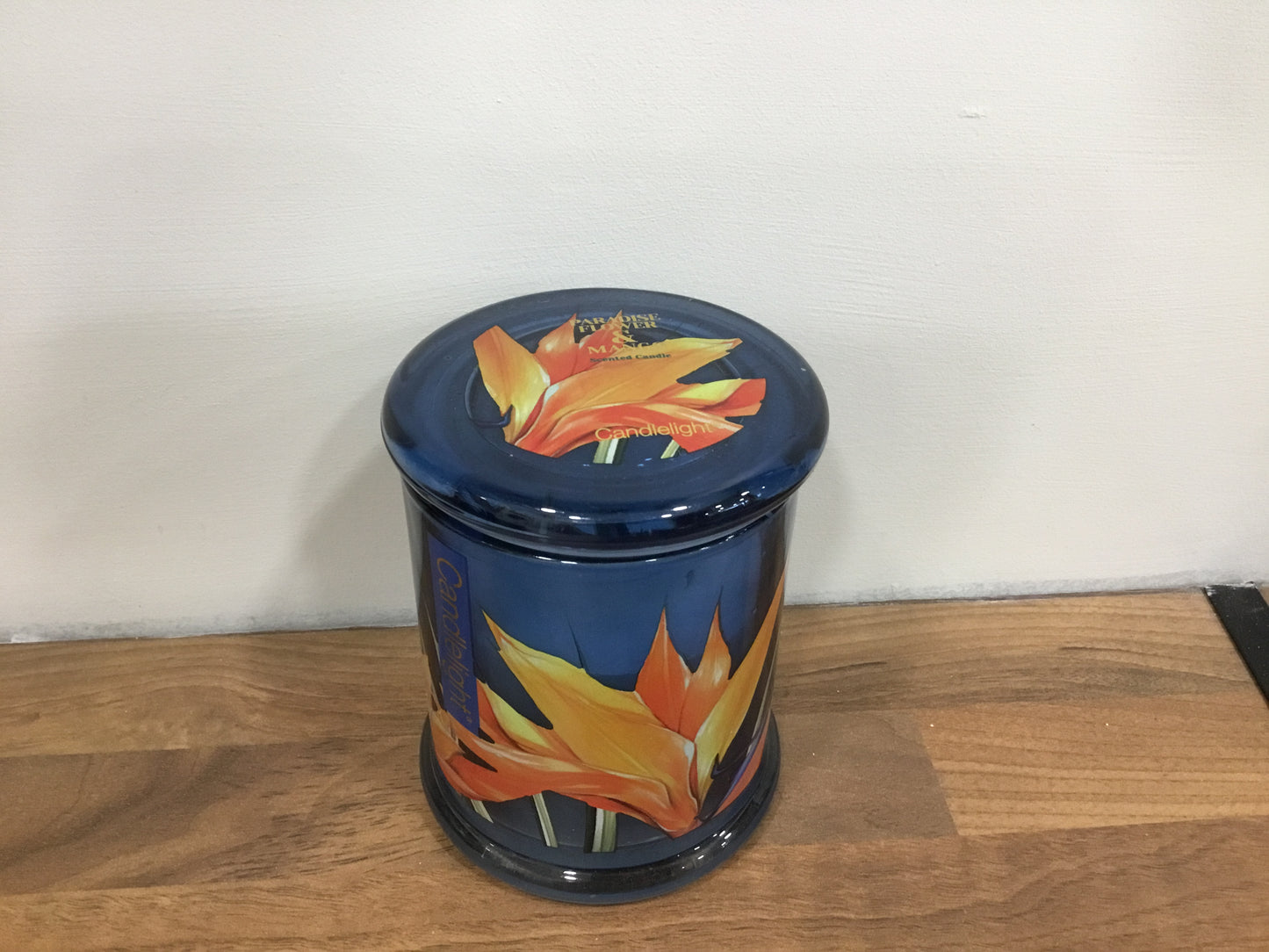 Paradise flower and mango candle