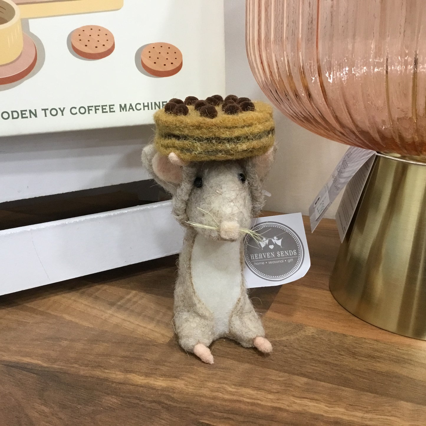 Felt mouse with cookie