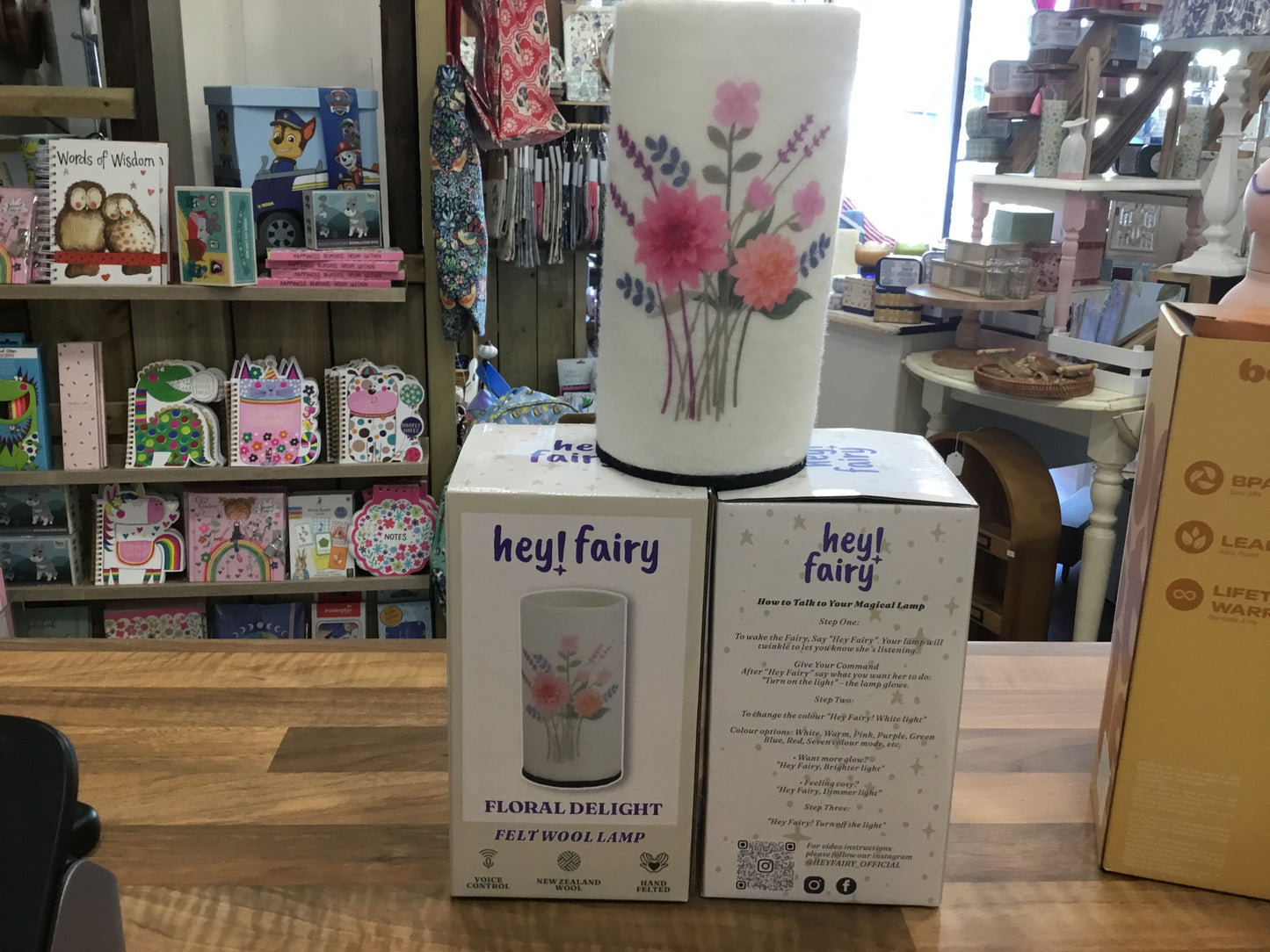 Floral voice control felt lamp