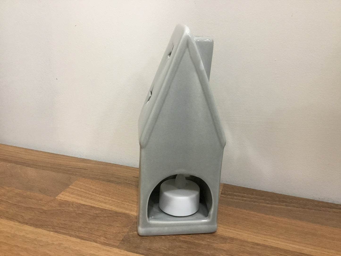 Ceramic heart window t light holder