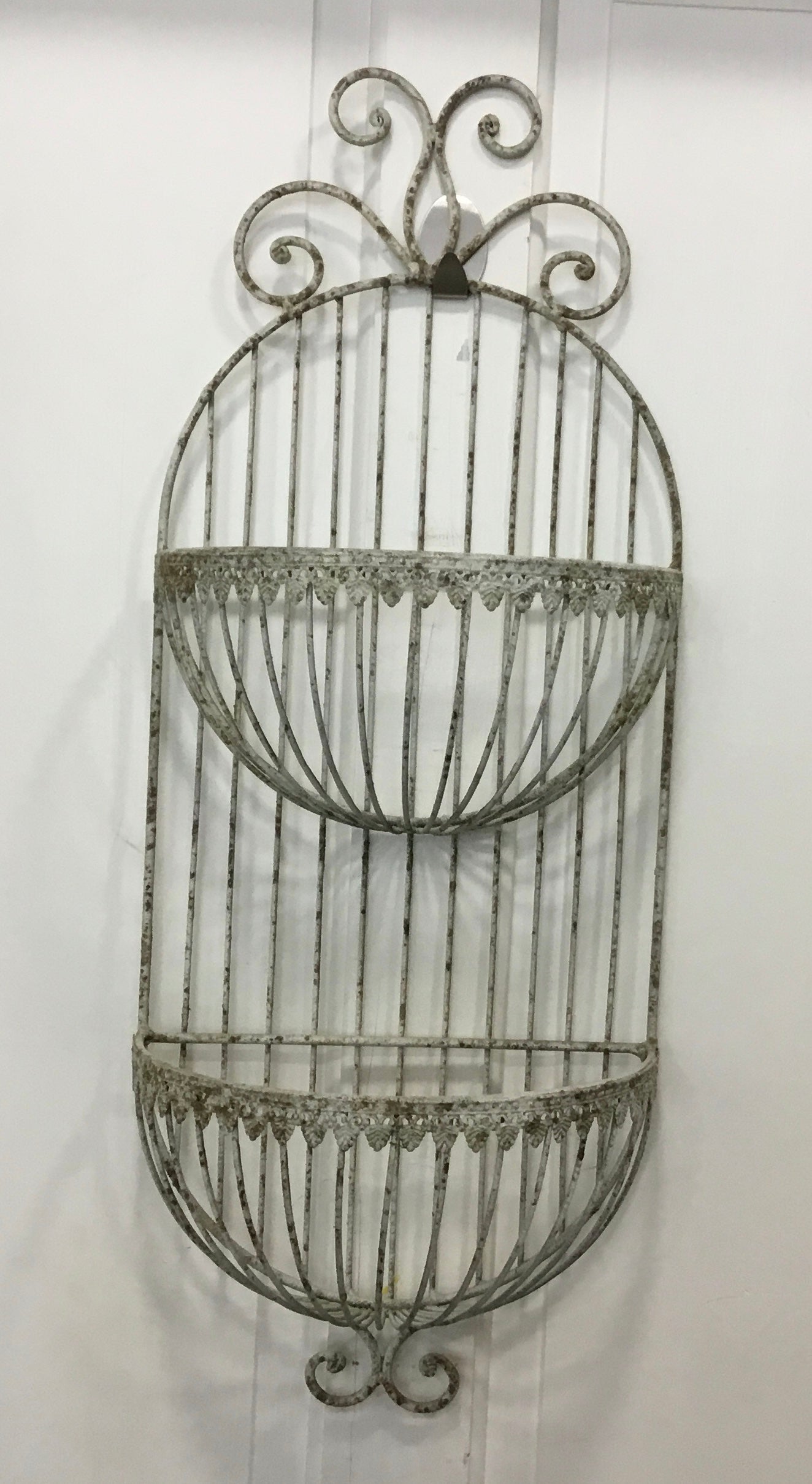 Metal ornate hanging planter