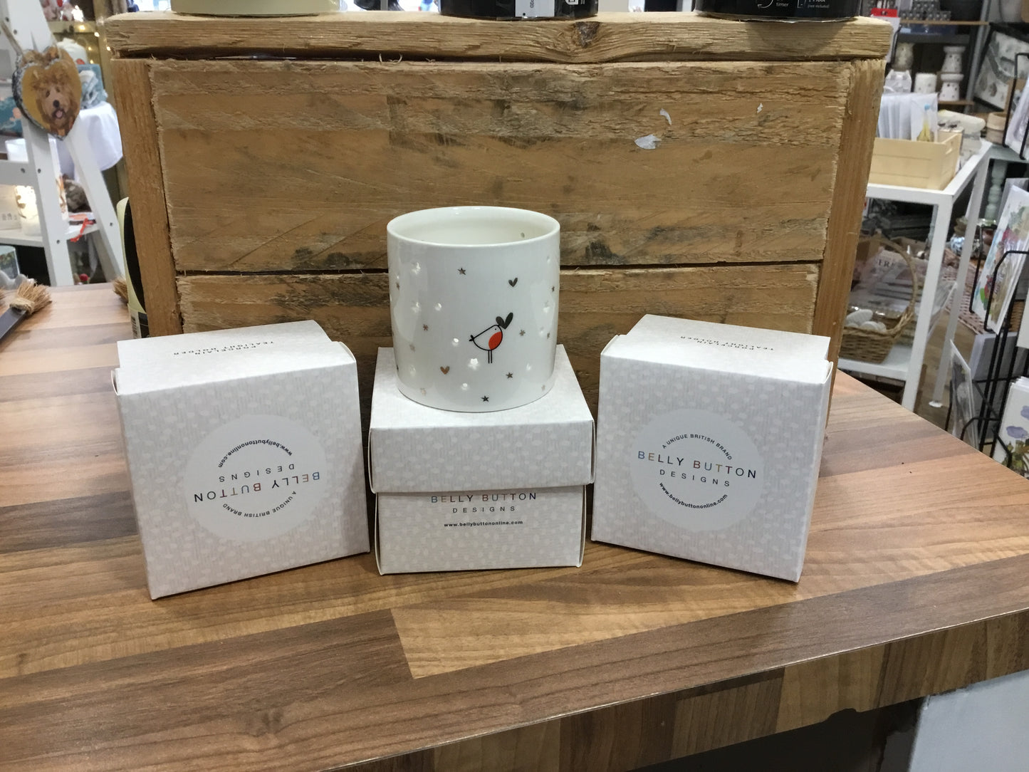 Small Robin Design Tealight Holder.