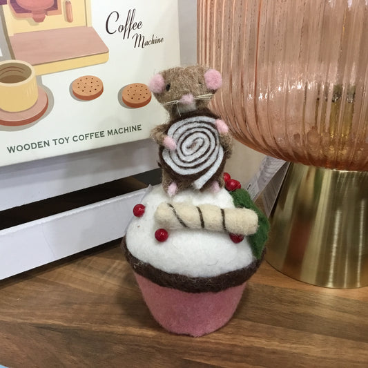 Mouse felt cupcake