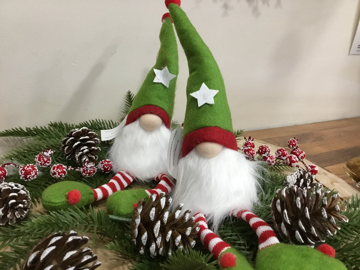 Sitting elf gonk