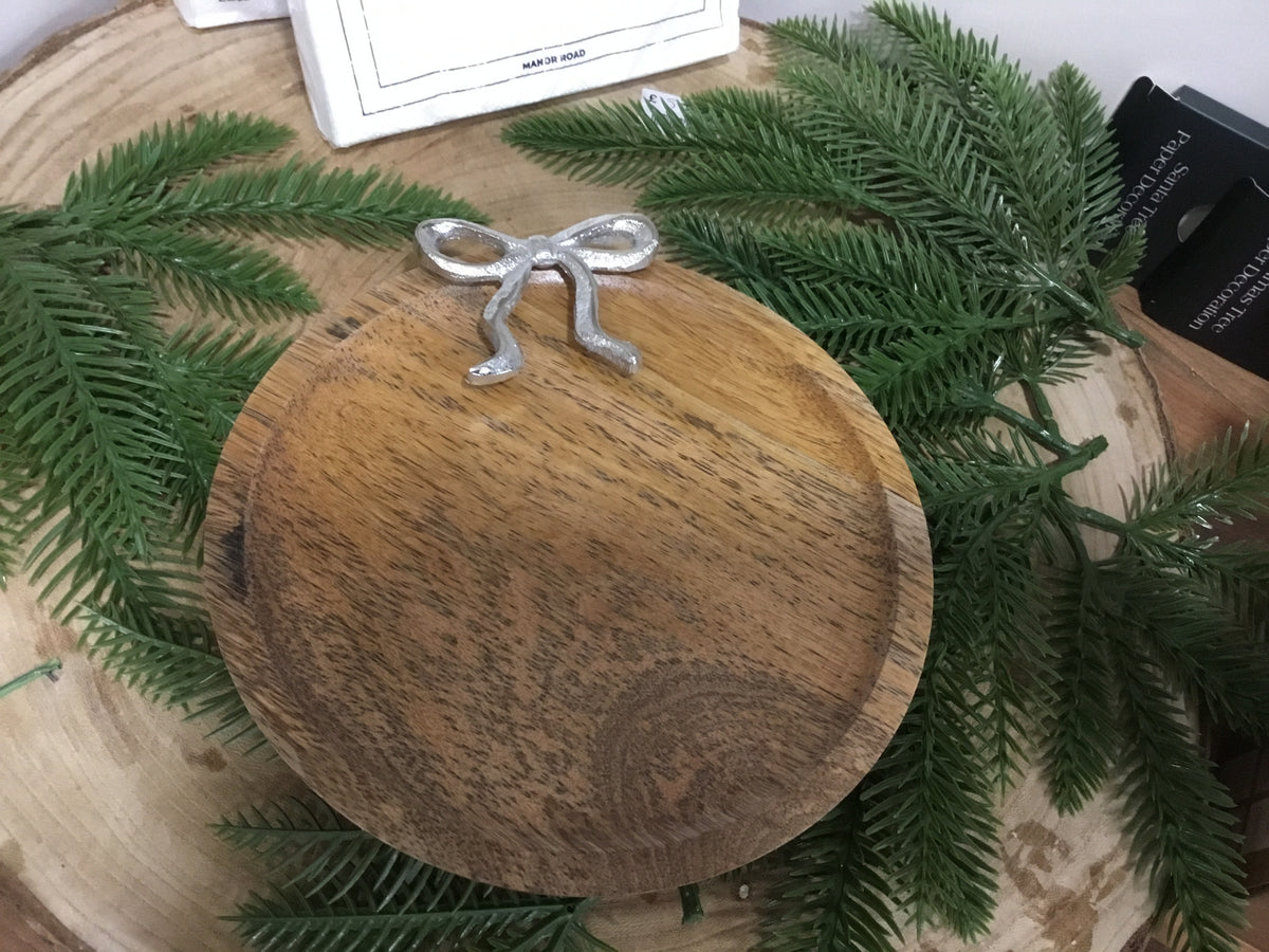 Mango wood bowl with silver bow