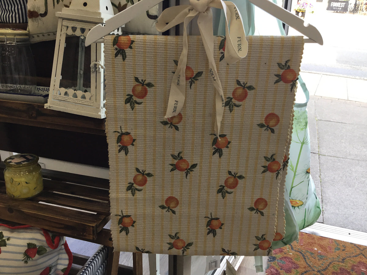 Oranges table runner