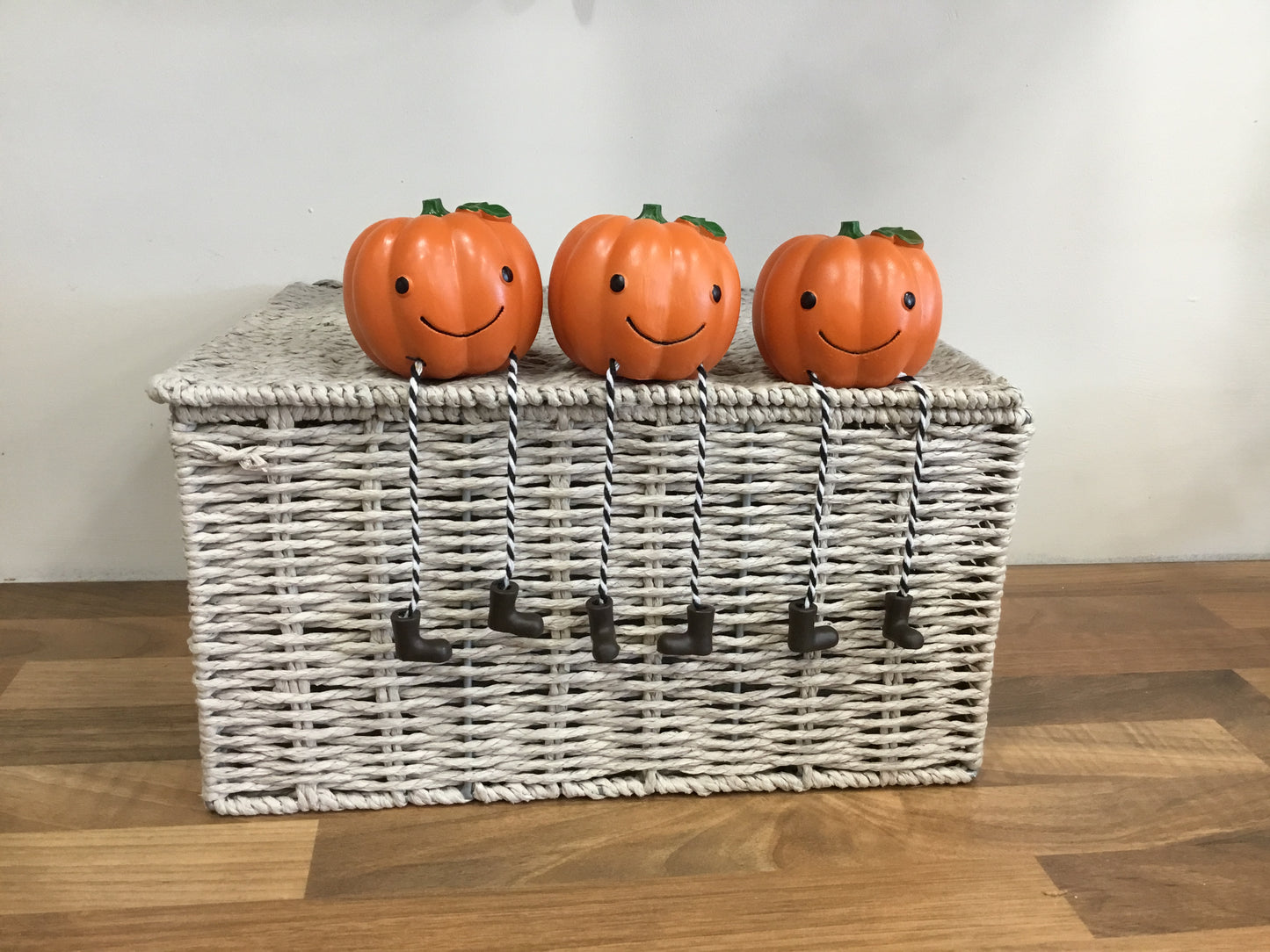Pumpkin shelf sitter