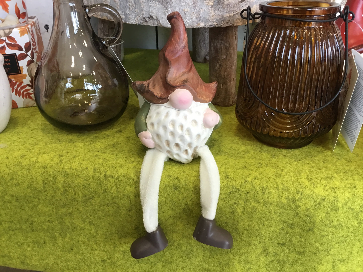 Ceramic sitting gonk