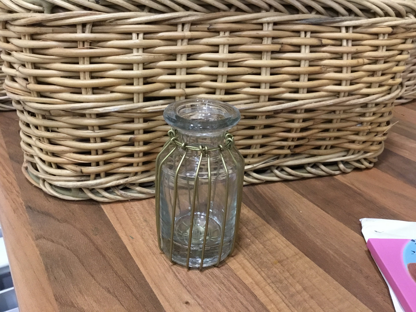 Bud Vase with gold effect wire