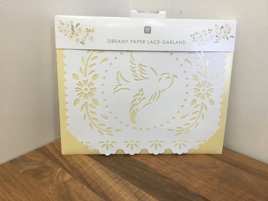 Dreamy paper lace garland by Talking Tables