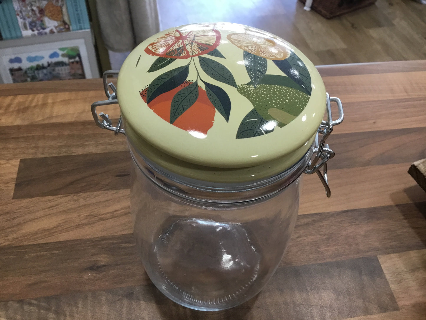 Clip glass lemon design jar