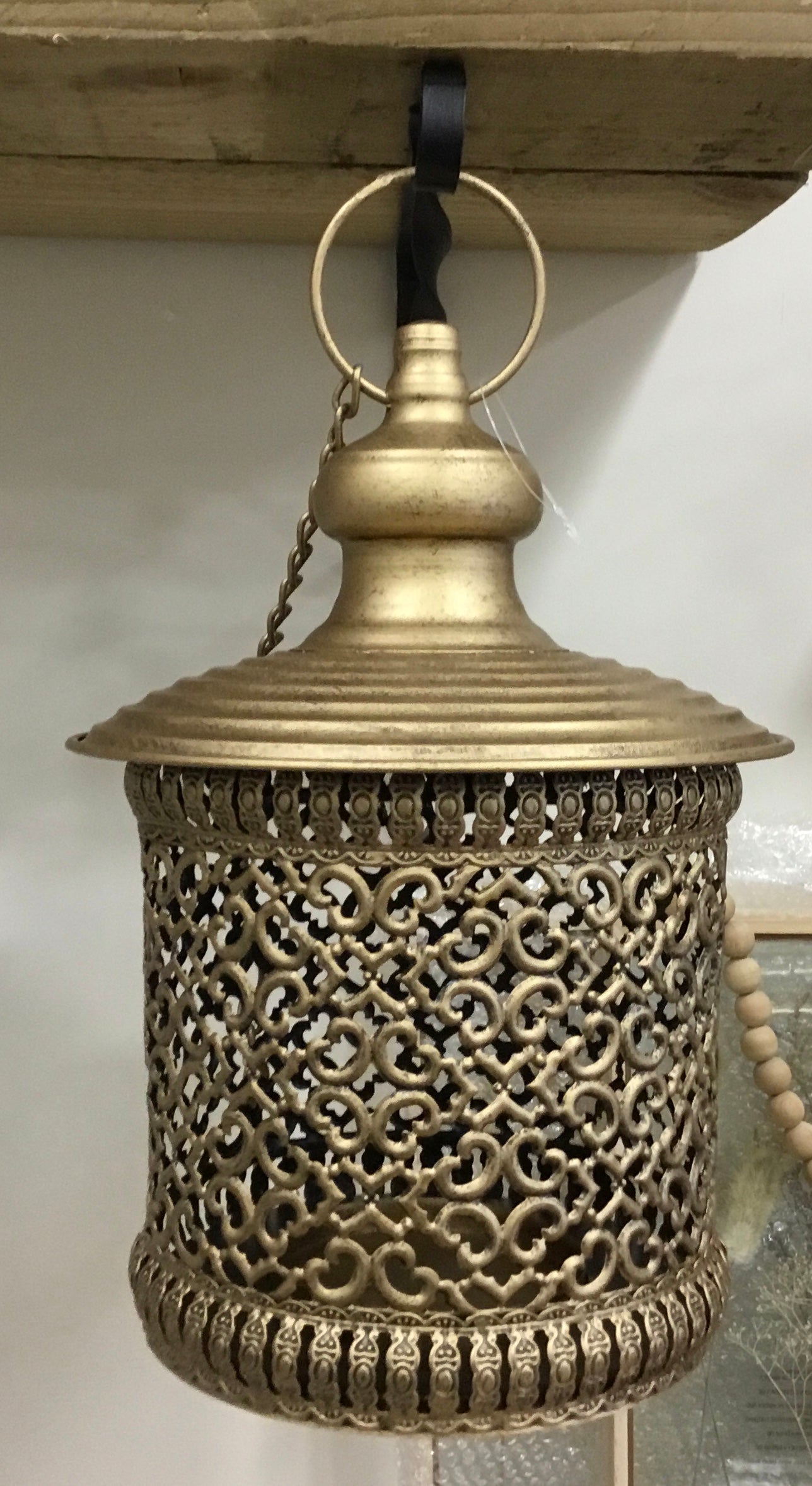 Hanging lantern