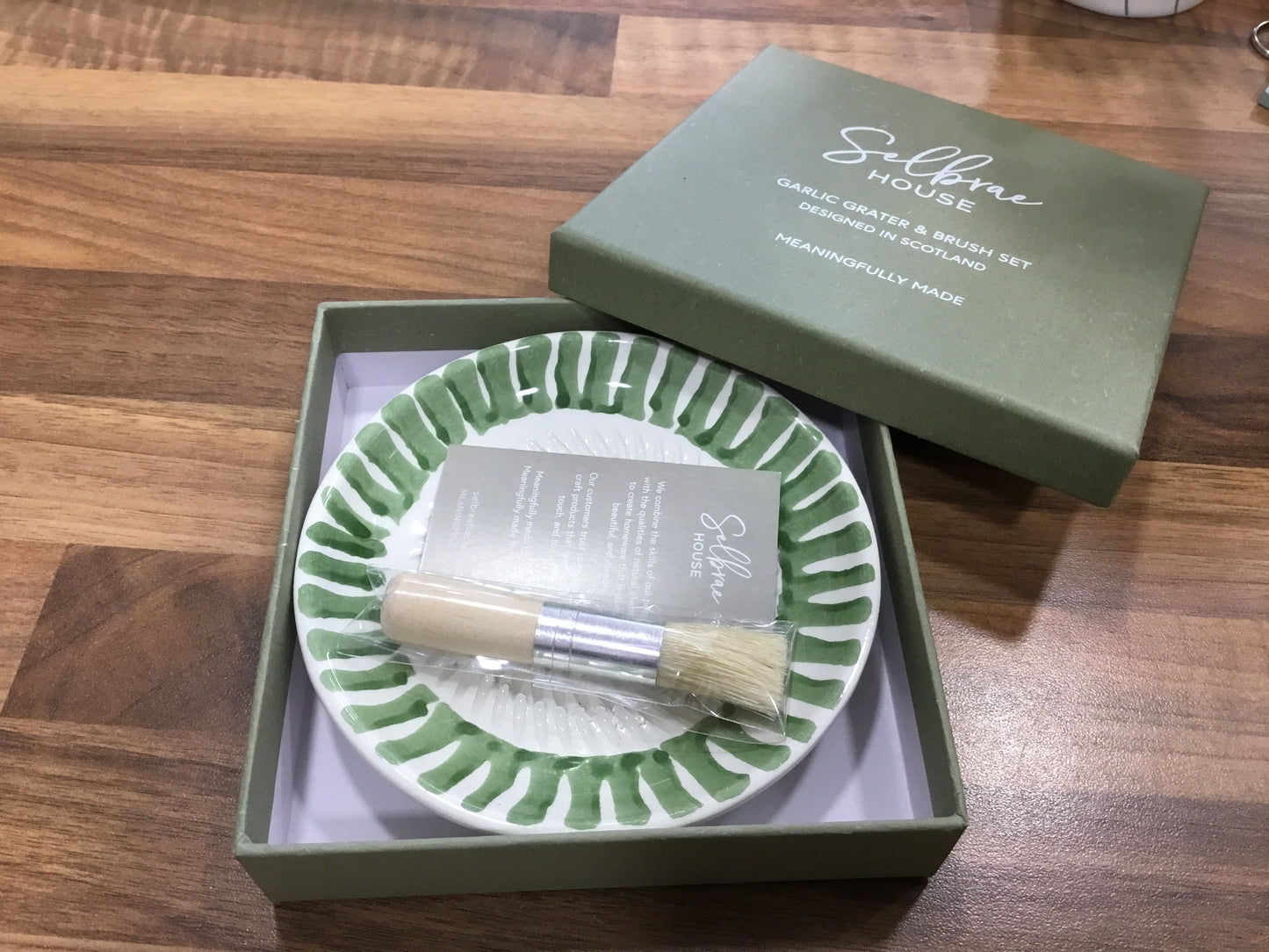 Garlic grater and brush set
