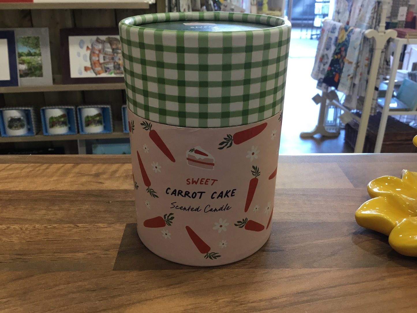 Sweet Carrot Cake Candle