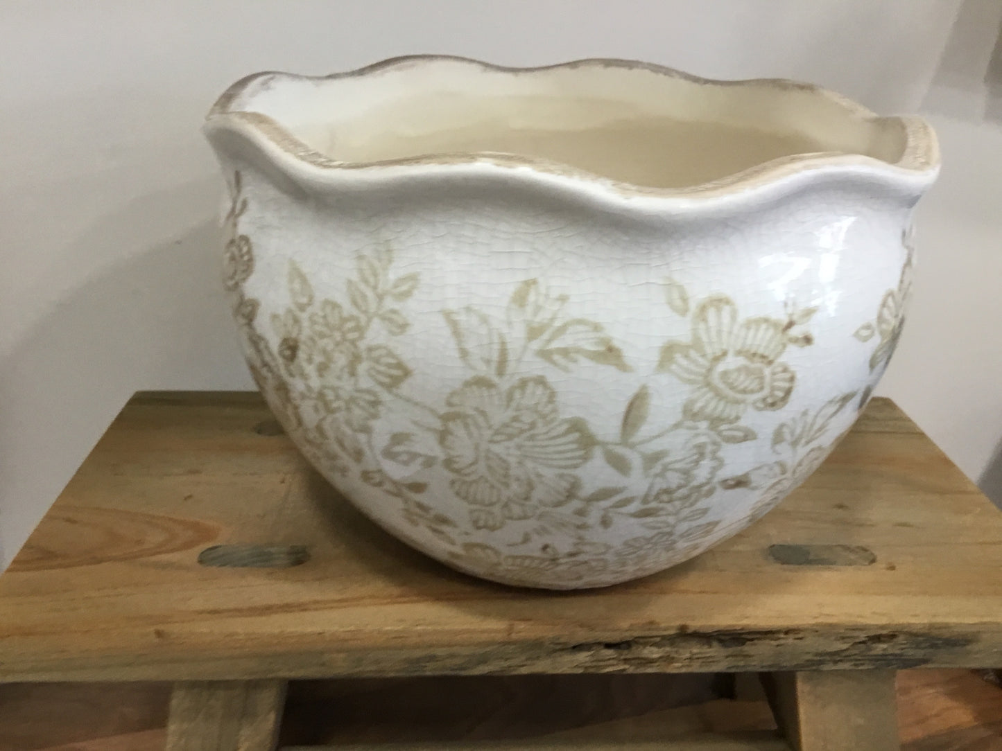 Floral vintage plant pot