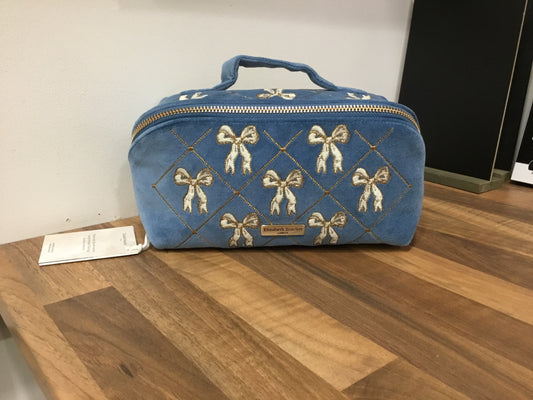 Elizabeth Scarlett. Open flat make up bag. Dusky blue.