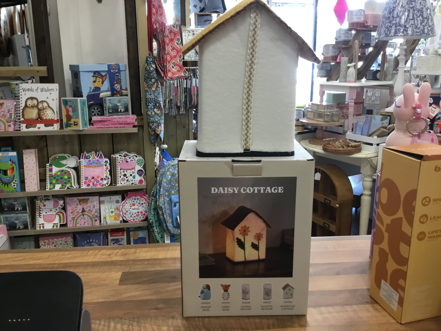 Daisy Cottage Voice control felt lamp