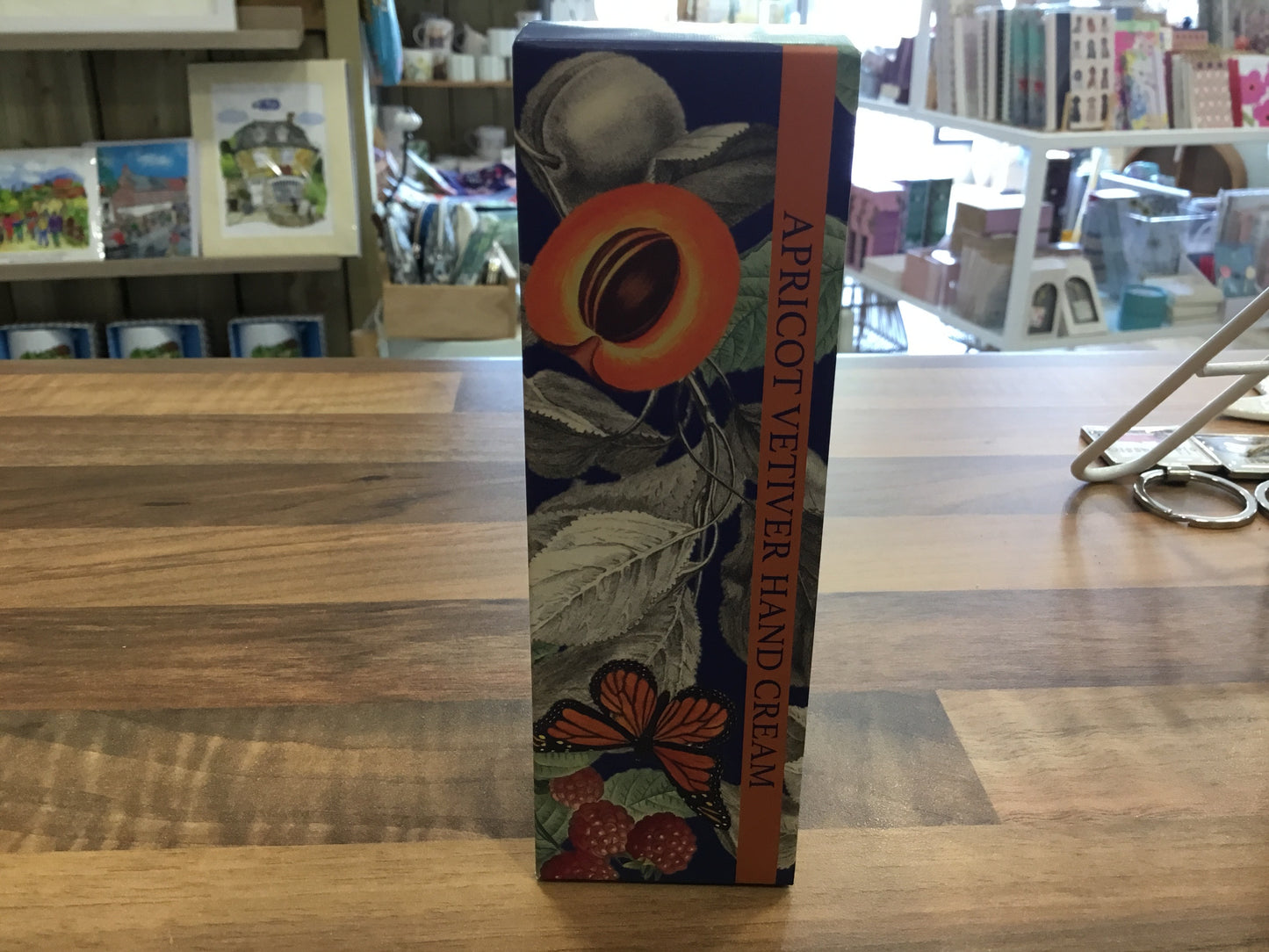 KEW apricot vetiver handcream