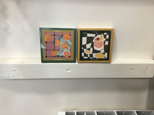 Box of 100 matches. Two designs