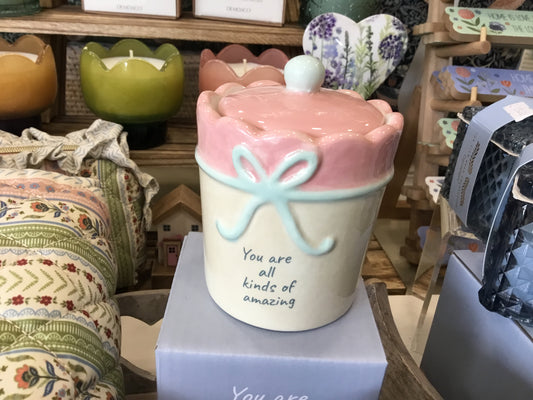 Scallop pretty candle