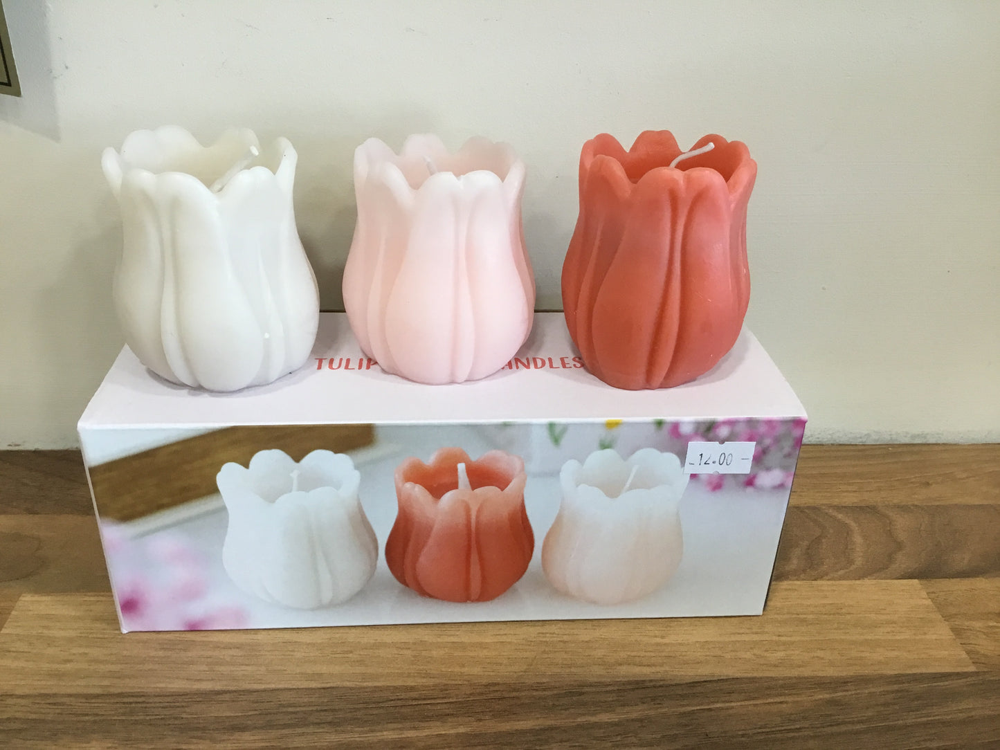 Set of 3 tulip shaped candles