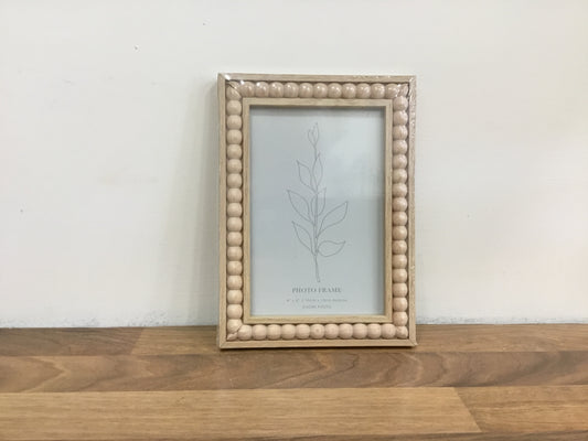 Beaded Frame. 10cmx15cm
