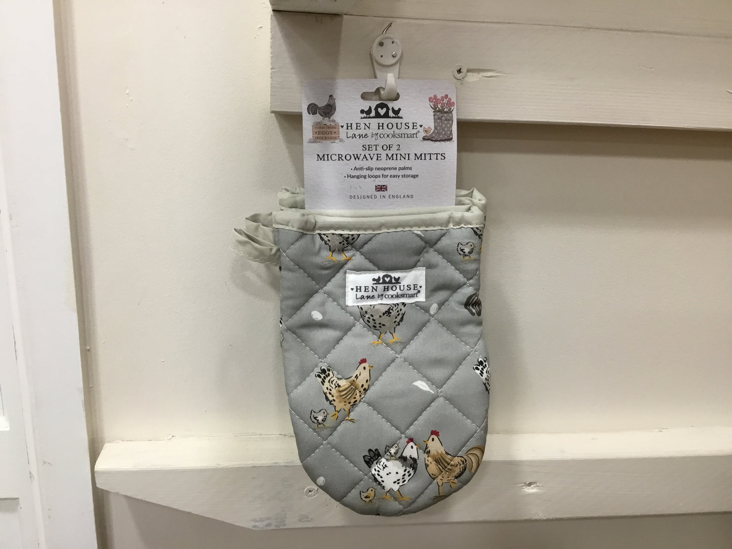 Microwave mini mitts. Hen house design. Pack of 2.