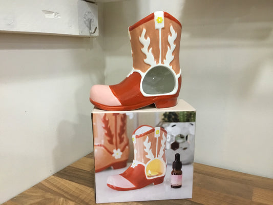 Boot shaped oil burner