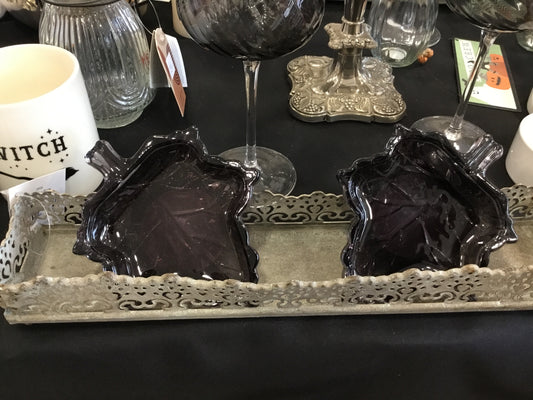 Glass black leaf dish