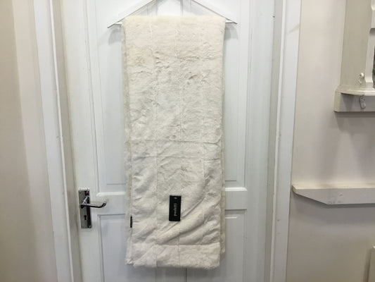 Cream throw. 180cmx130cm