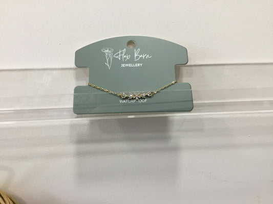 bracelet. Flower and leaf design zirconia
