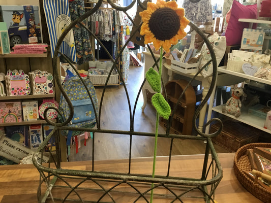 Knitted sunflower