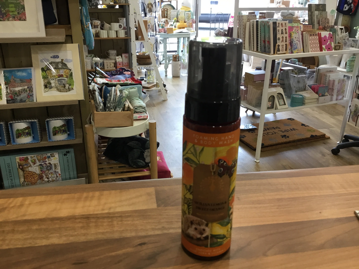 Foaming hand and body Wash