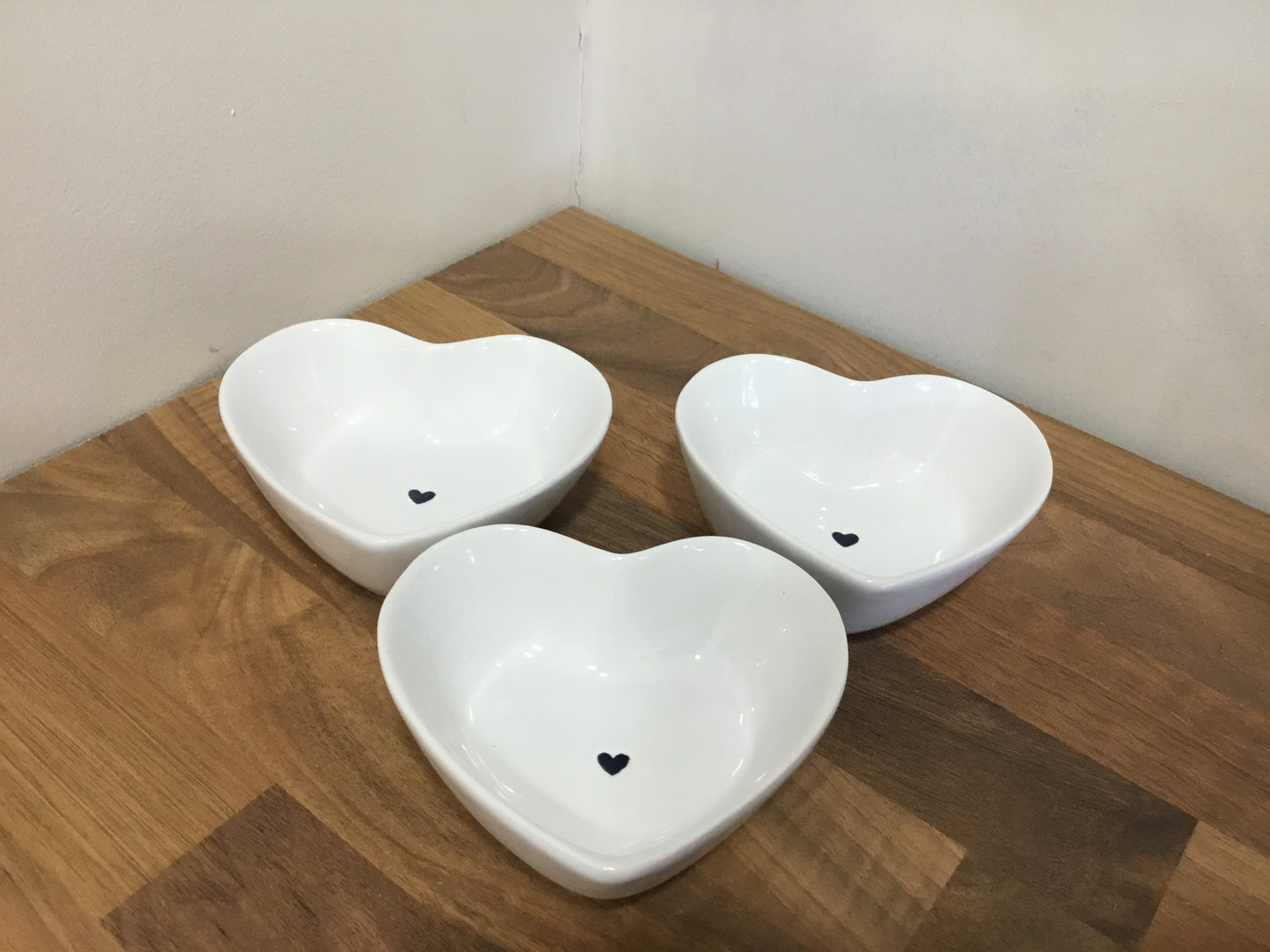 Set of 3 heart nibble bowls