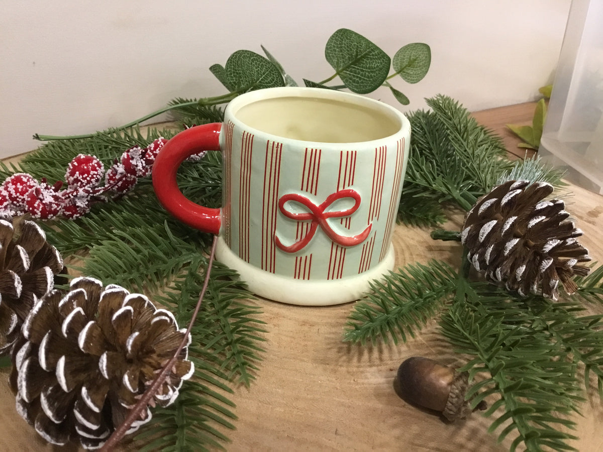 Bow ceramic mug