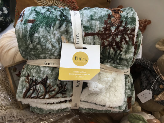 Lodge Wood Green throw