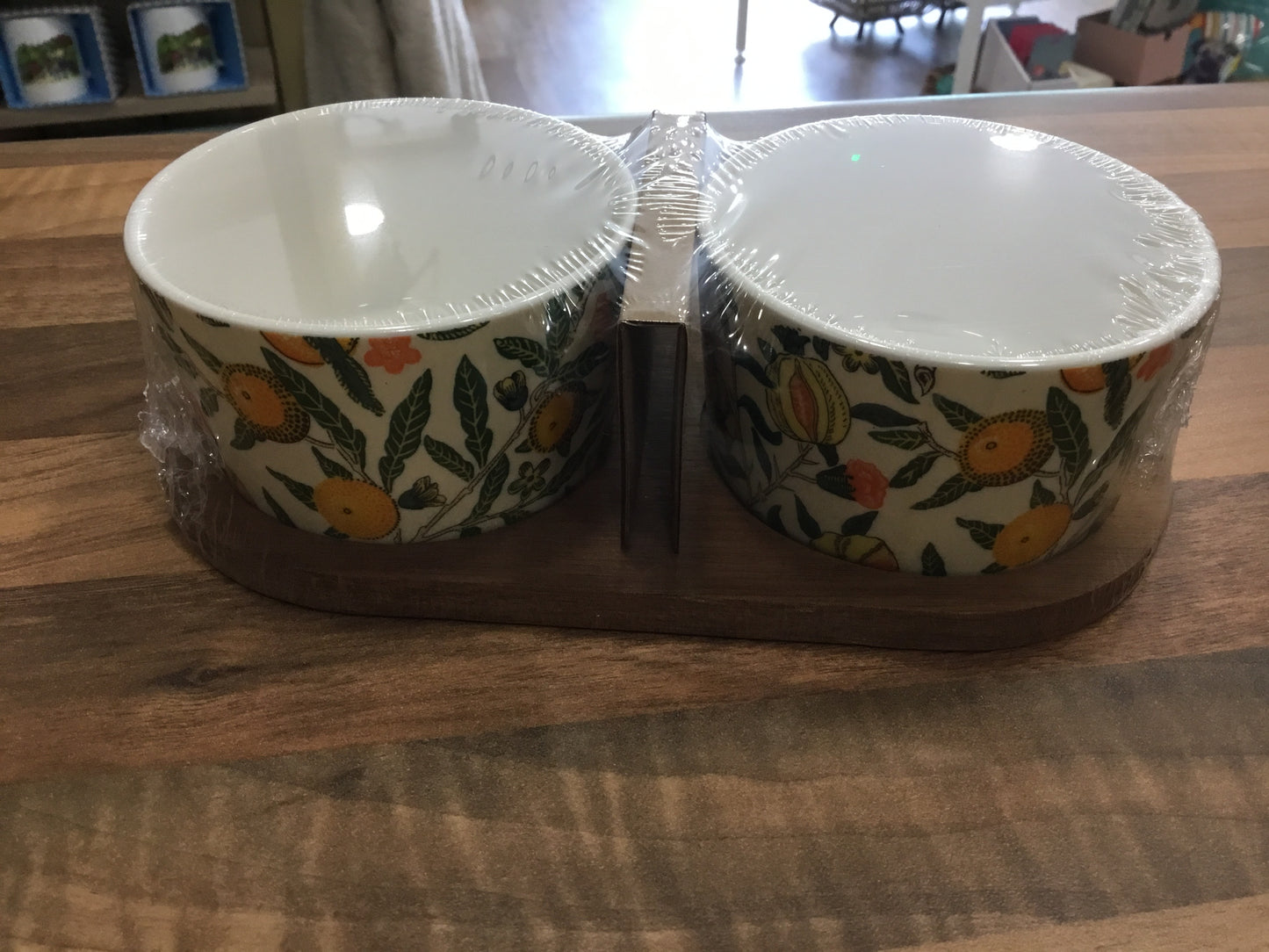 Set of 2 William Morris design ceramic dishes