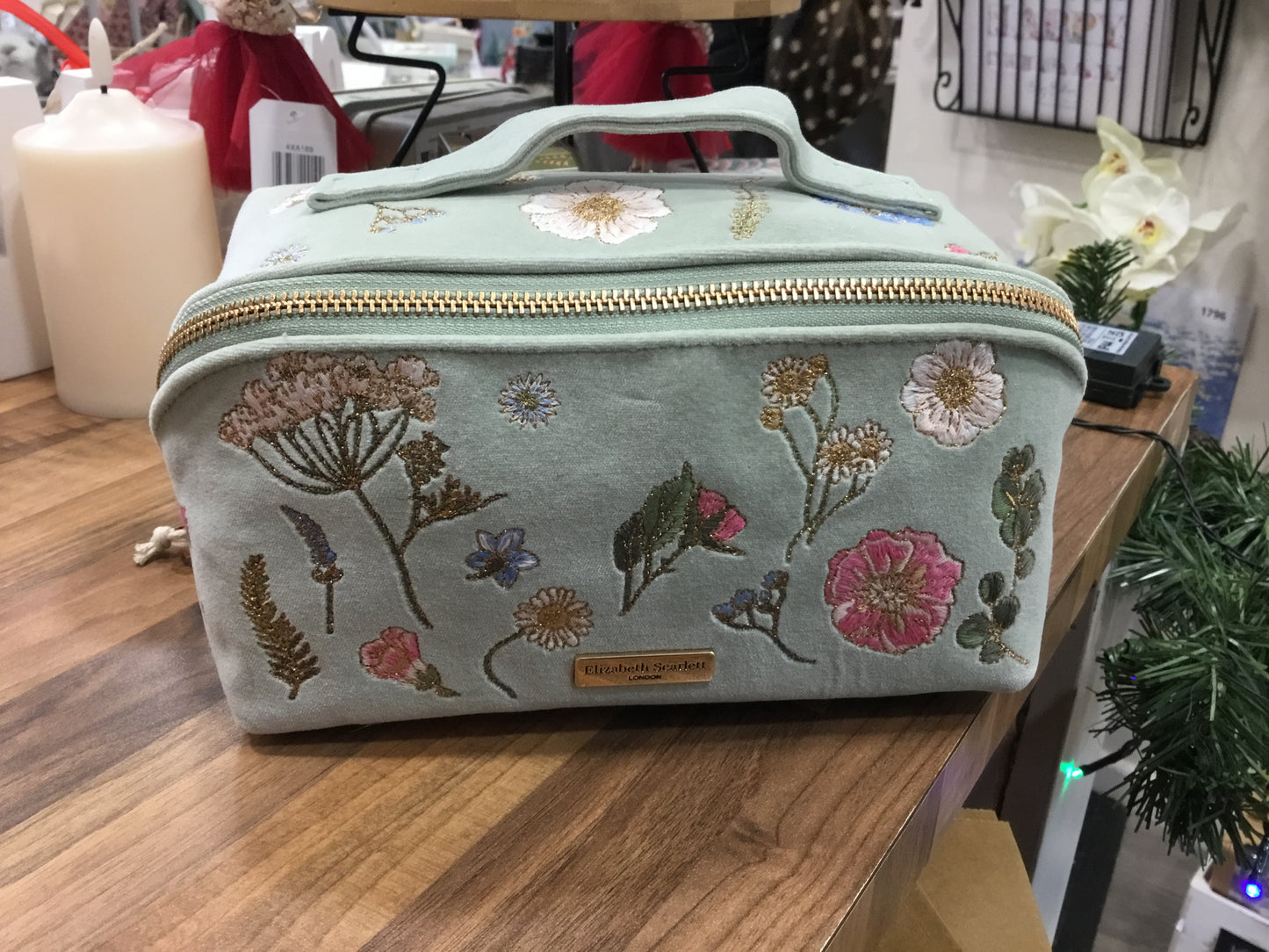 Elizabeth Scarlett fold flat makeup bag