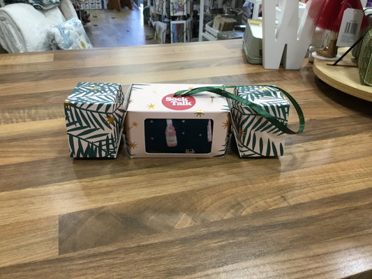 Ladies socks in cracker