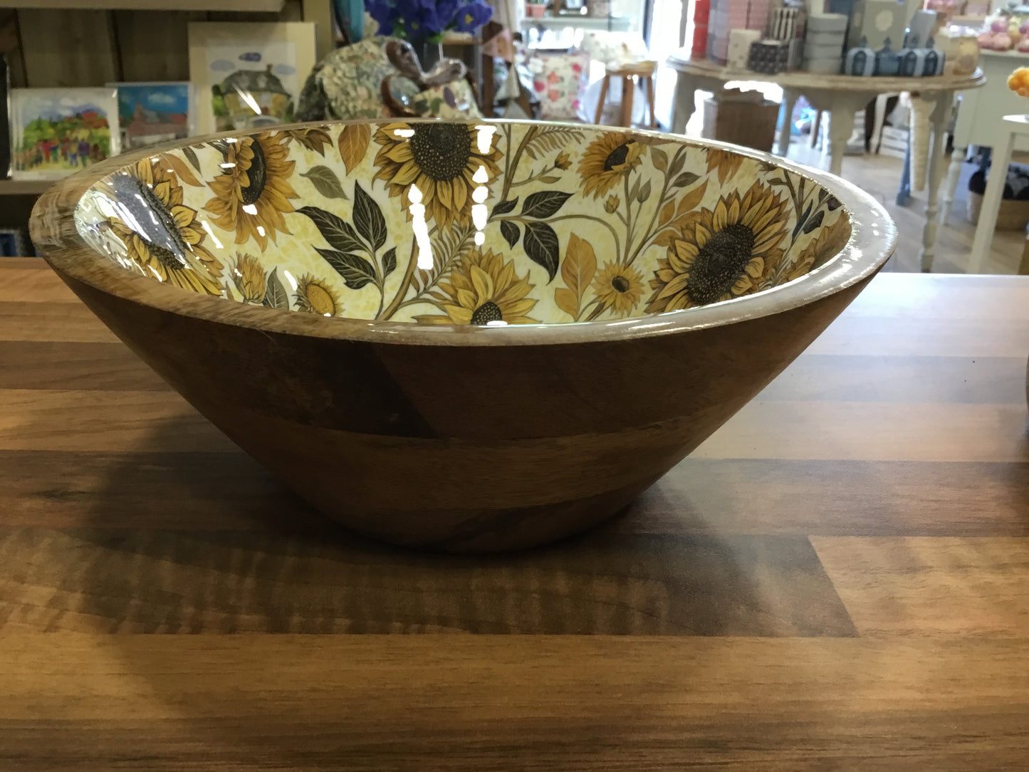 Mango wood sunflower bowl