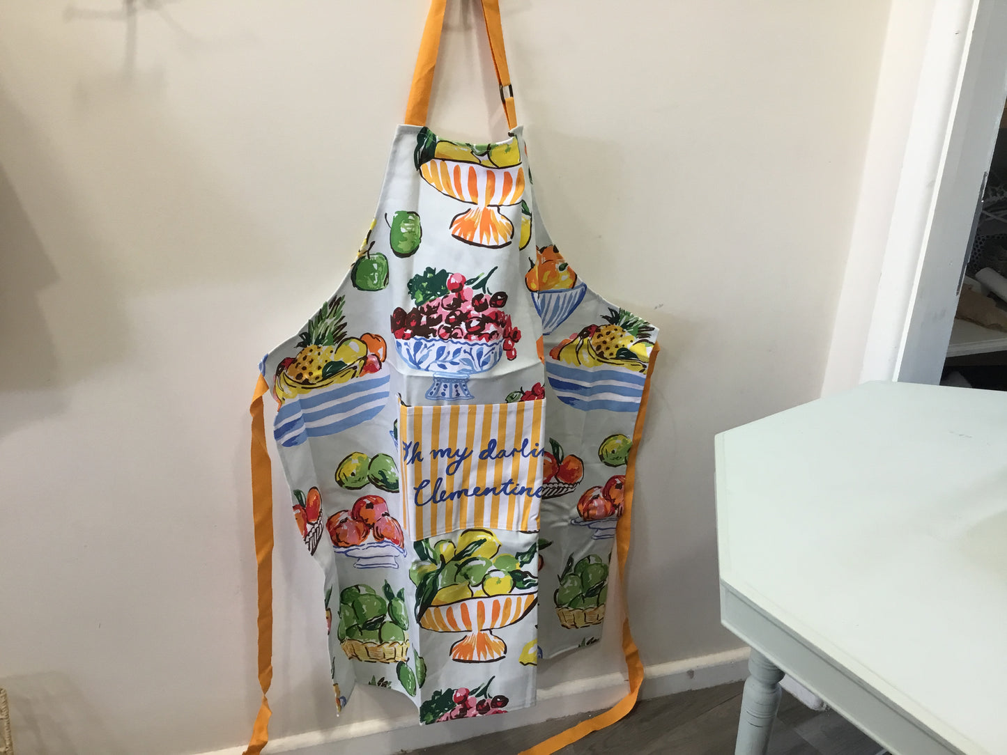 Apron.