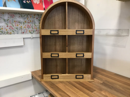 Wooden unit with 6 pigeon holes
