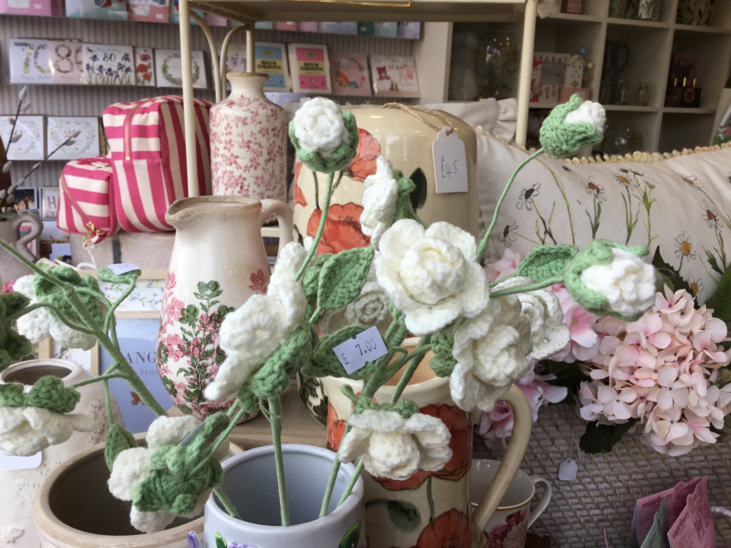 Knitted white flowers - price per stem