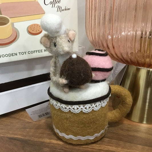 Felt mouse with mug