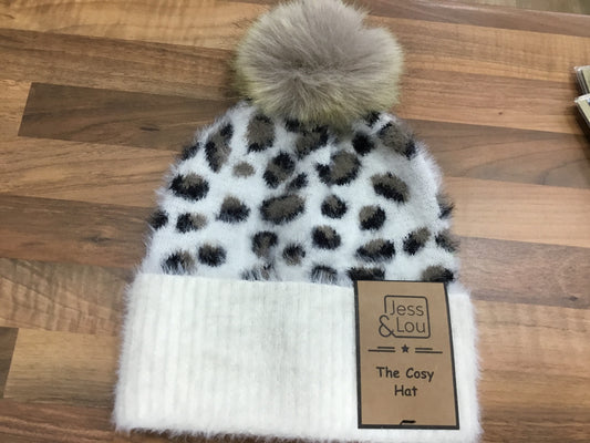 Cream leopard fluffy hat