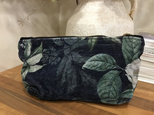 Blue velvet rose pouch