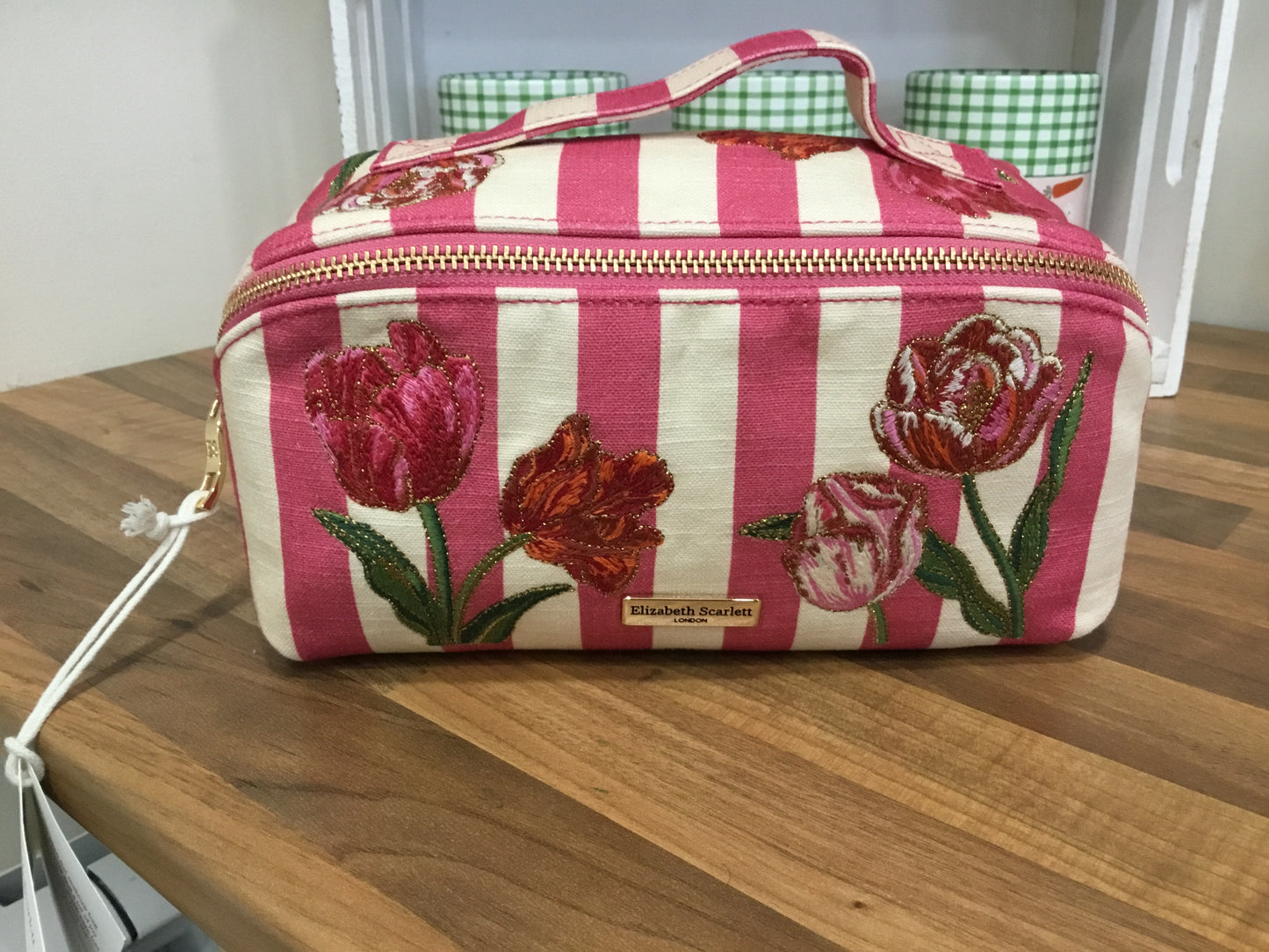 Elizabeth Scarlett make up bag