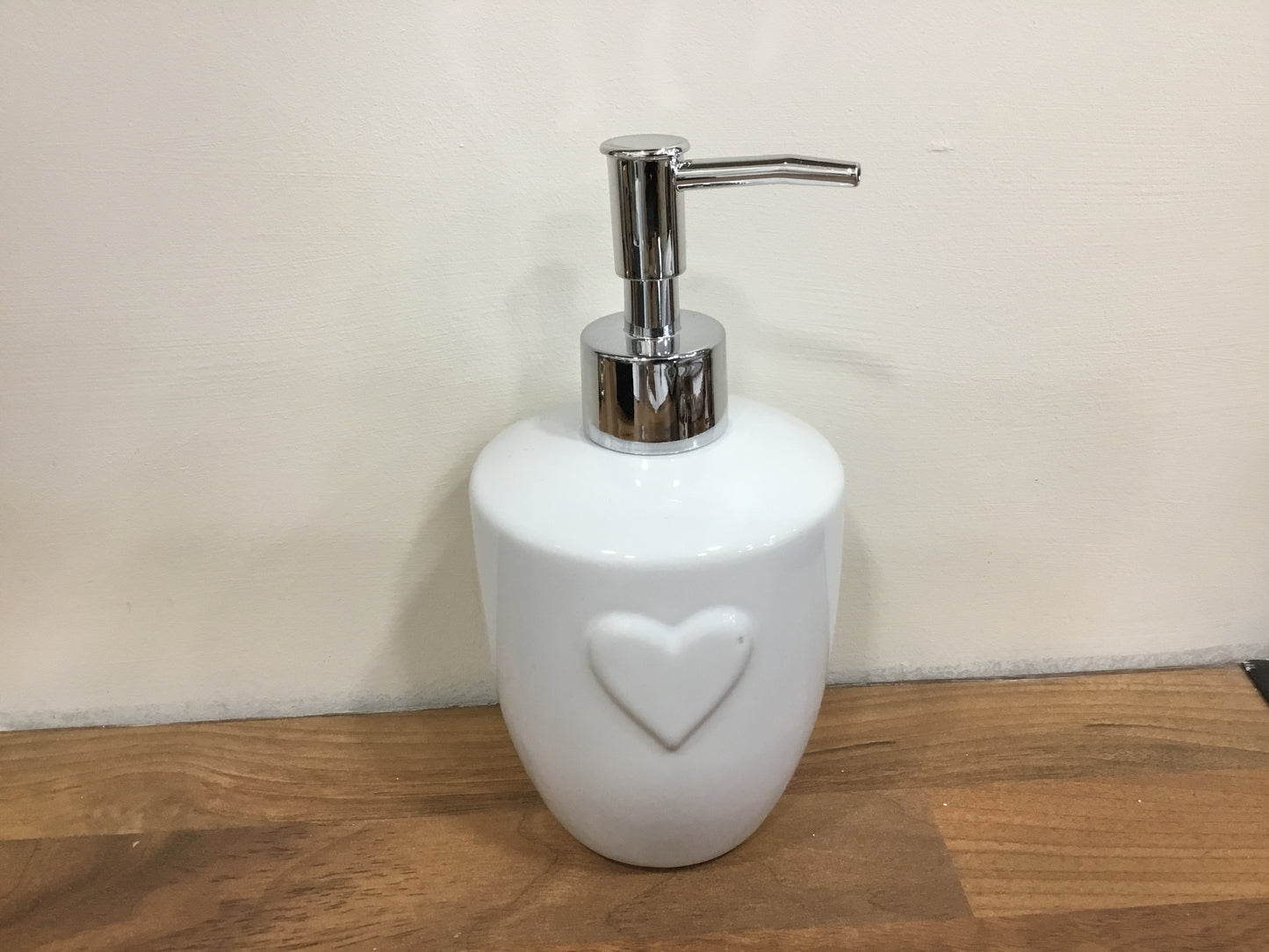 Lotion dispenser